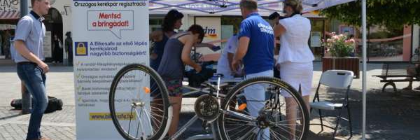 Első mini bringabörze és bikesafe kerékpár-regisztráció a vásárcsarnoknál